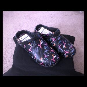 NWT Women’s Anywear Clogs/Mules